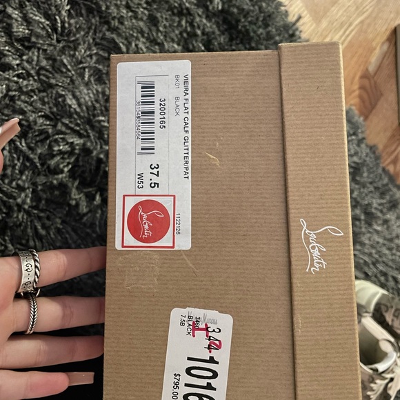 Womens Christian Louboutin sneakers - Picture 2 of 10